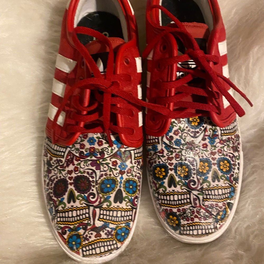 Addias in great condition preowned